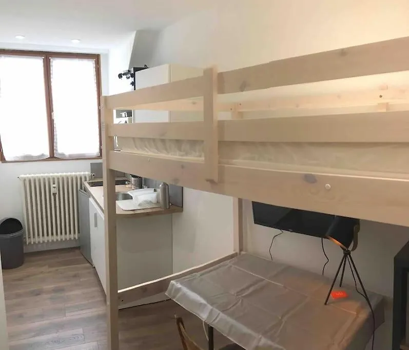 Studio Guitar Chambery 0*,  France